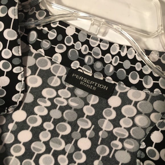 Perceptions Ruffle V Neck Top ~ 1X - Picture 4 of 8